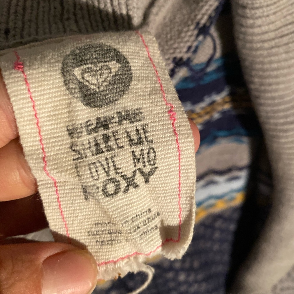Roxy Cardigan - Picture 4 of 5